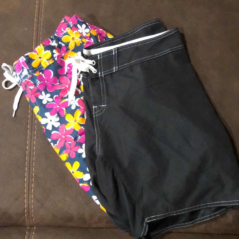 OKANU & BURNSIDE BOARD SHORTS